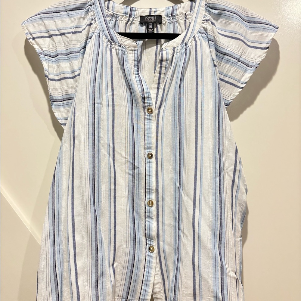 Jones New York Blue and White Flutter Sleeve Blouse